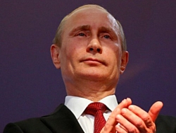 Могучий Путин теряет на глазах авторитет, ему только б дожить до выборов. Но почему?