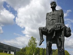 75 лет со дня Хатынской трагедии. Кто и за что уничтожил белорусскую деревню