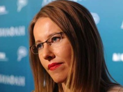 Собчак попросила у Киева разрешения посетить Крым